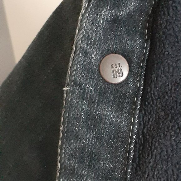 2 for $20 Great denim jacket 12M - Picture 6 of 7